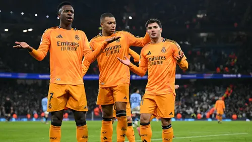 Duel Sengit Erling Haaland vs Kylian Mbappe Top